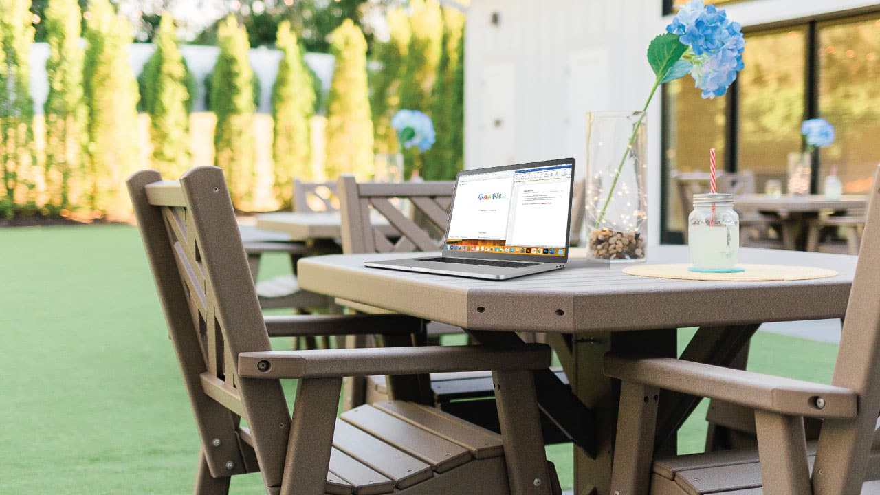 How to set up an outdoor home office